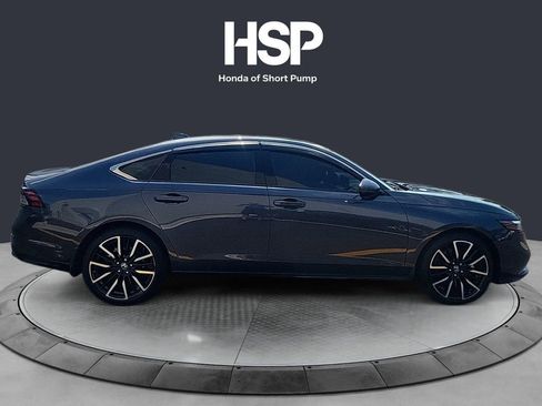 Used 2023 Honda Accord Touring image 6