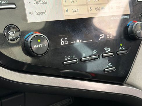 Used 2020 Toyota Camry XLE w/ Driver Assist Package image 17