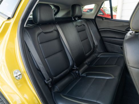 Used 2025 Chevrolet Trax ACTIV w/ Driver Confidence Package FWD image 20
