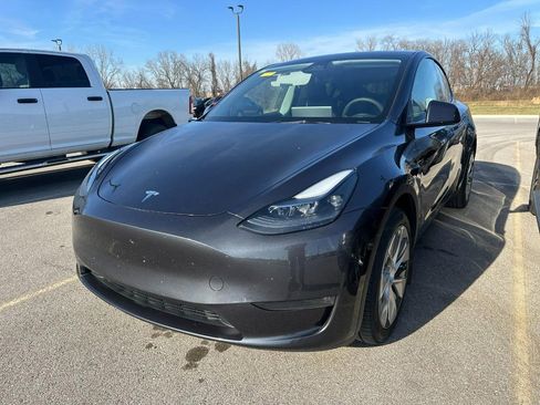 Used 2024 Tesla Model Y Long Range image 10
