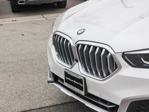 Used 2021 BMW X6 xDrive40i w/ Premium Package image 11