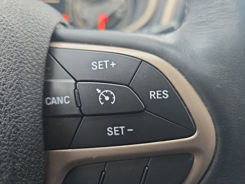 Used 2016 Jeep Cherokee Latitude w/ Cold Weather Group image 24