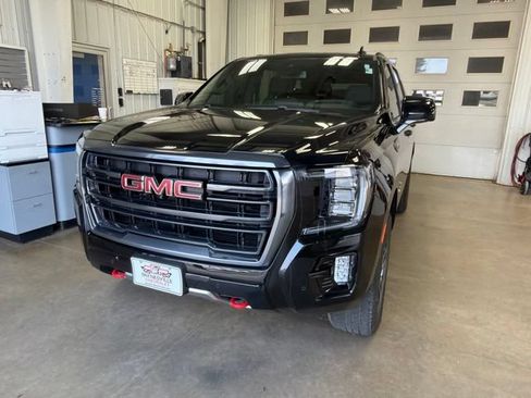 Used 2024 GMC Yukon AT4 w/ Technology Package AWD/4WD image 2