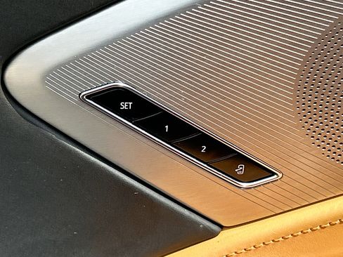 Used 2021 Chevrolet Corvette Stingray Premium Cpe w/ Z51 Performance Package image 16