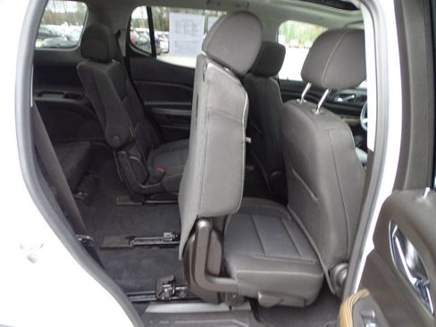 Used 2022 GMC Acadia Elevation image 46