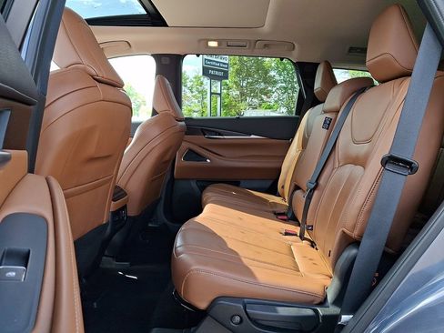 Used 2023 INFINITI QX60 Sensory w/ Vision Package AWD/4WD image 11