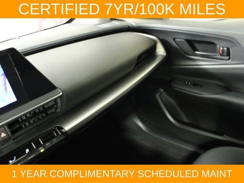 Used 2023 Toyota Prius LE FWD image 15