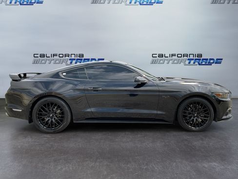 Used 2017 Ford Mustang GT RWD image 4