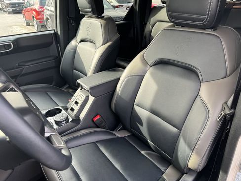 Used 2025 Ford Bronco Outer Banks image 20