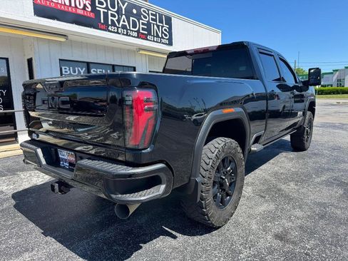 Used 2024 GMC Sierra 2500 AT4 w/ AT4 Premium Plus Package AWD/4WD image 8