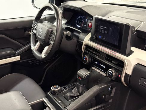 Used 2024 Toyota Tacoma TRD Off-Road AWD/4WD image 9