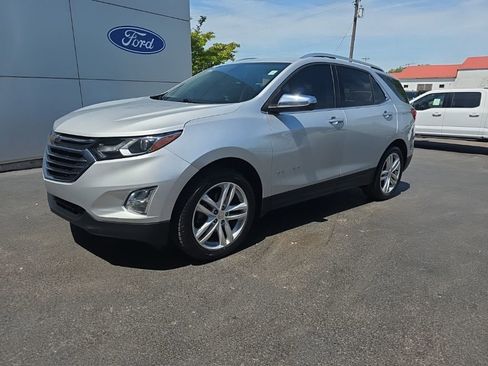 Used 2019 Chevrolet Equinox Premier FWD image 2