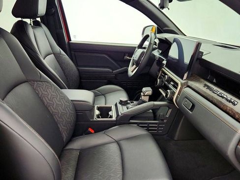 Used 2024 Toyota Tacoma Limited w/ Limited Package (LT) image 24