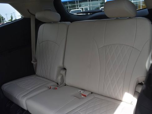 Used 2023 Buick Enclave Avenir w/ Avenir Technology Package FWD image 18