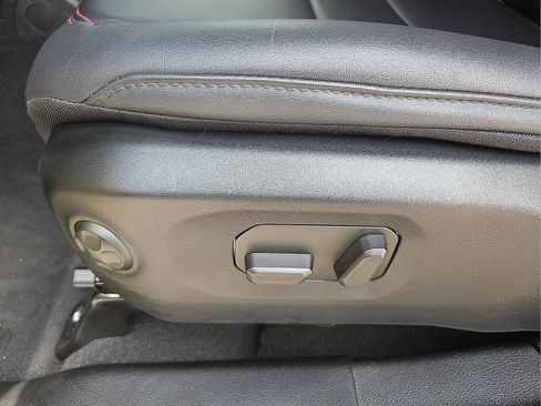 Used 2025 Jeep Wrangler Unlimited Rubicon AWD/4WD image 14