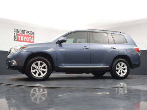 Used 2012 Toyota Highlander FWD w/ Tech Pkg image 29