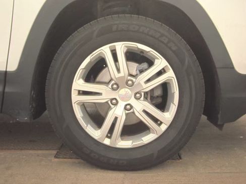 Used 2020 GMC Terrain SLE w/ Driver Convenience Package FWD image 18
