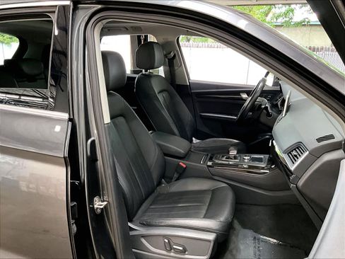 Used 2020 Audi Q5 e Premium Plus AWD/4WD image 10