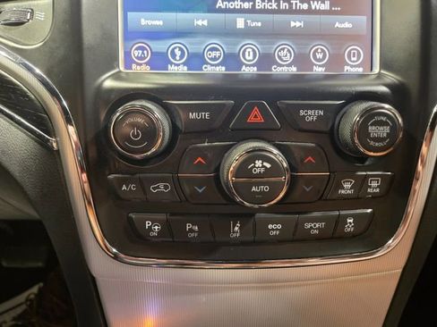 Used 2018 Jeep Grand Cherokee Summit image 25