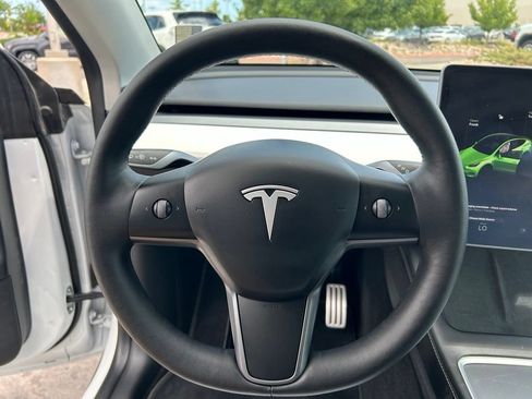Used 2022 Tesla Model Y Performance AWD/4WD image 9