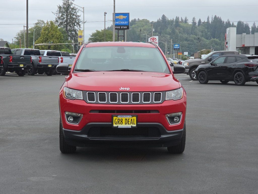 Used 2018 Jeep Compass Sport w/ Tech Group AWD/4WD image 3
