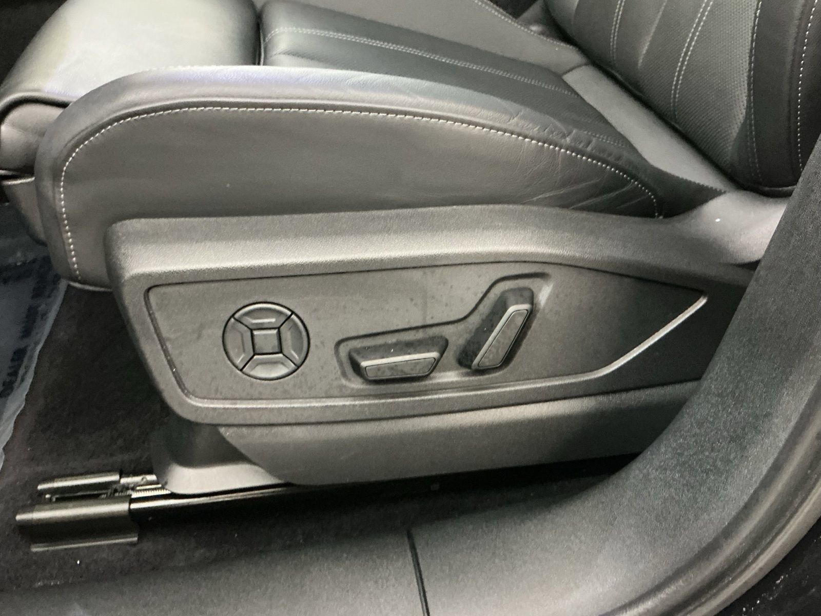 Used 2025 Audi Q5 Premium Plus w/ Premium Plus AWD/4WD image 13