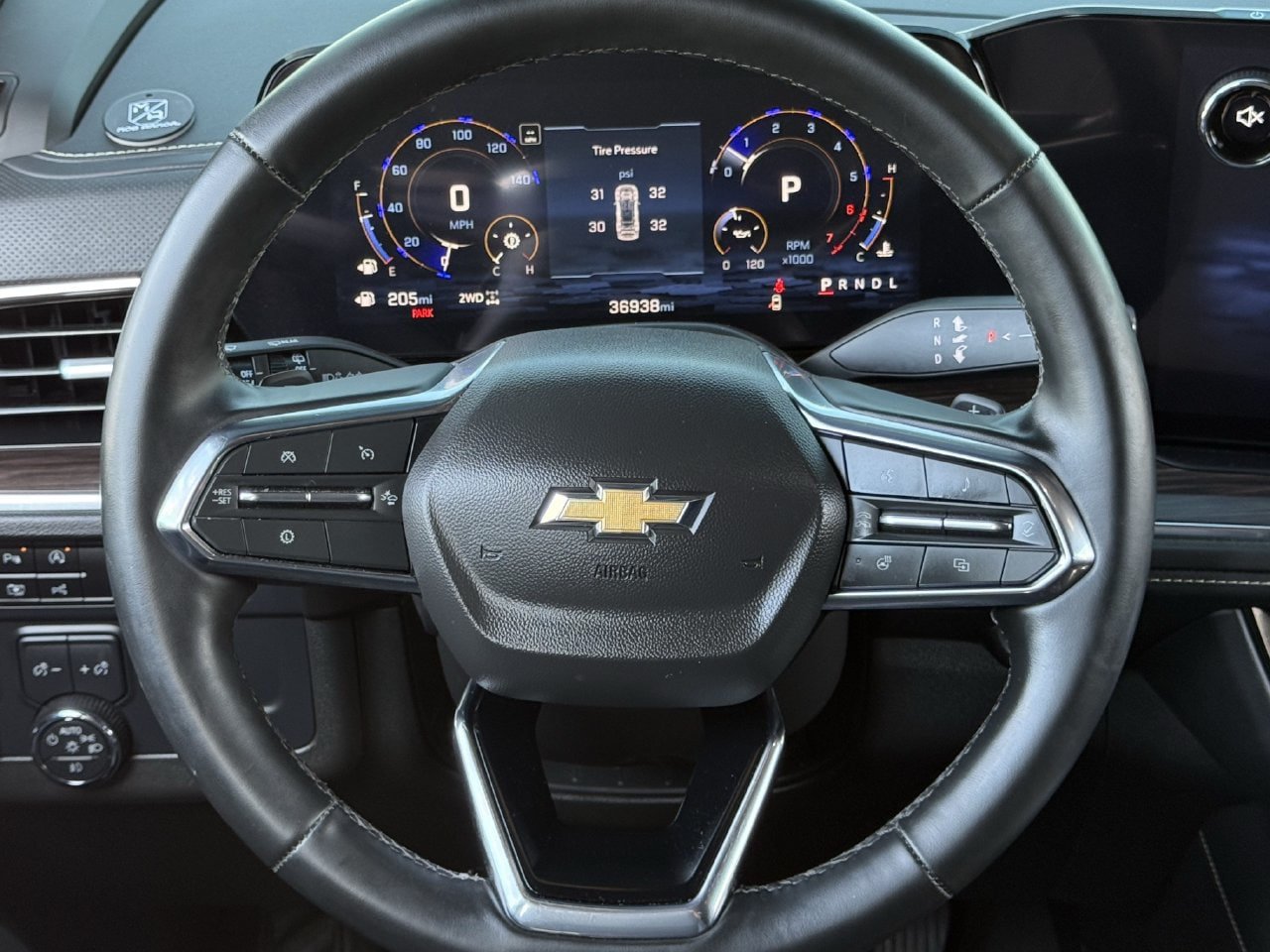 Used 2025 Chevrolet Tahoe Premier AWD/4WD image 12