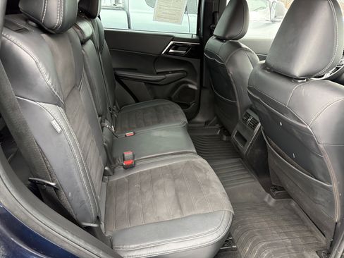 Used 2023 Mitsubishi Outlander SE Black Edition image 23