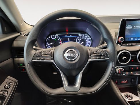Used 2024 Nissan Sentra SV image 17