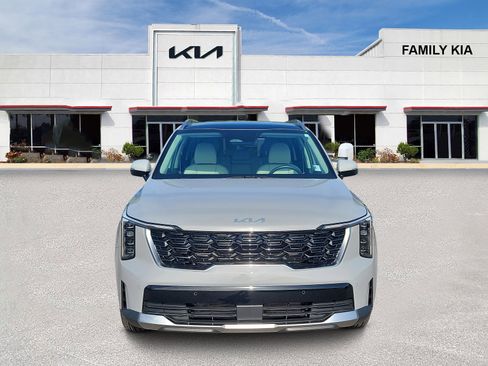 Certified 2025 Kia Sorento S w/ Panoramic Sunroof Package FWD image 2