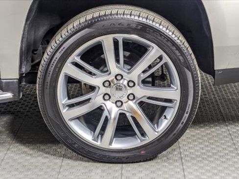 Used 2017 Cadillac Escalade ESV Luxury image 39