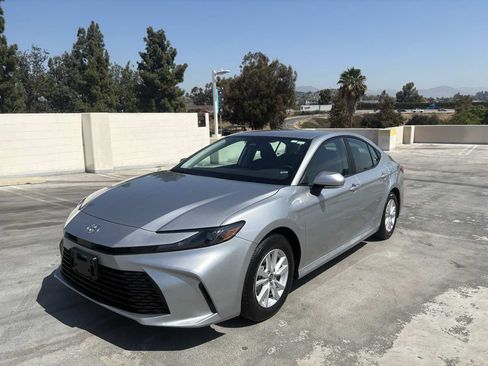 Used 2026 Toyota Camry LE FWD image 4