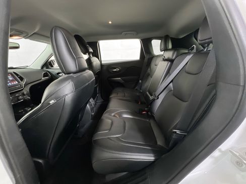 Used 2022 Jeep Cherokee Latitude Lux AWD/4WD image 23
