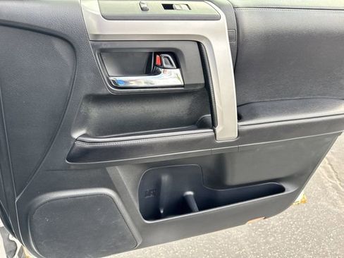 Used 2016 Toyota 4Runner SR5 w/ Four Season Floor Mat Package AWD/4WD image 26