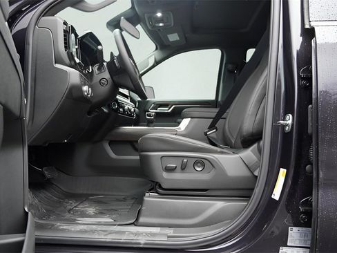 New 2026 GMC Sierra 1500 SLT image 23