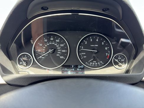 Used 2017 BMW 320i Sedan RWD image 19