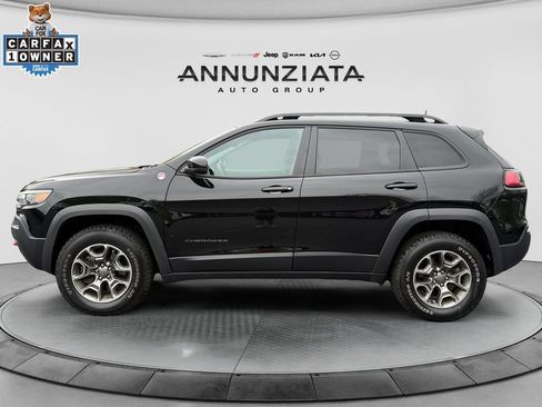Used 2022 Jeep Cherokee Trailhawk w/ Comfort/Convenience Group AWD/4WD image 2