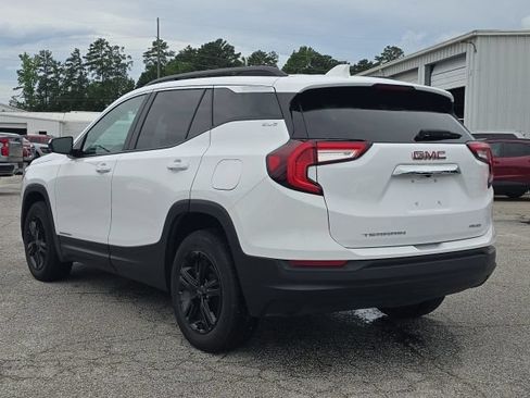 Used 2024 GMC Terrain SLE w/ Driver Convenience Package AWD/4WD image 3