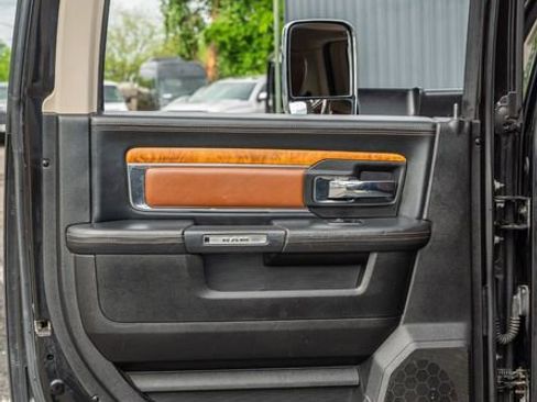 Used 2017 RAM 3500 Laramie Longhorn image 33