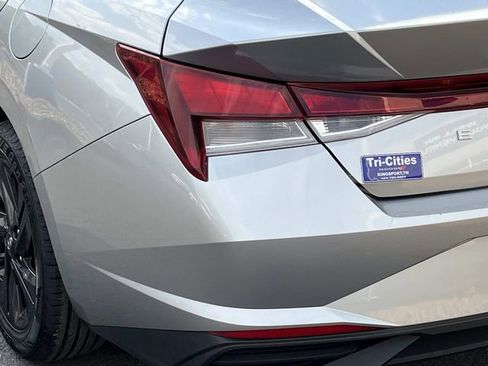 Used 2021 Hyundai Elantra SEL FWD image 5