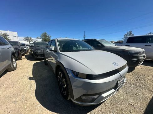 Used 2024 Hyundai Ioniq 5 SE RWD image 2