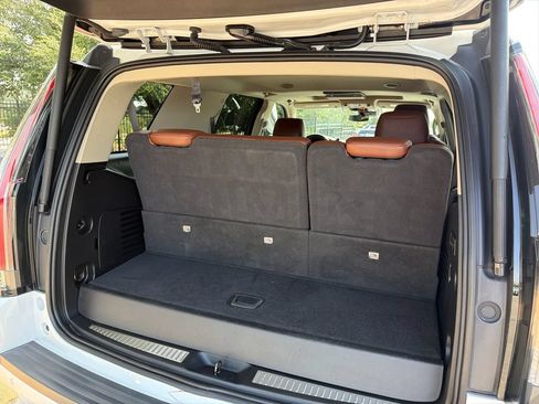 Used 2020 Cadillac Escalade Premium Luxury RWD image 45