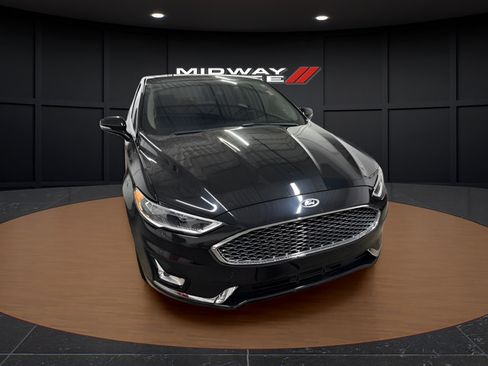 Used 2020 Ford Fusion Titanium FWD image 5