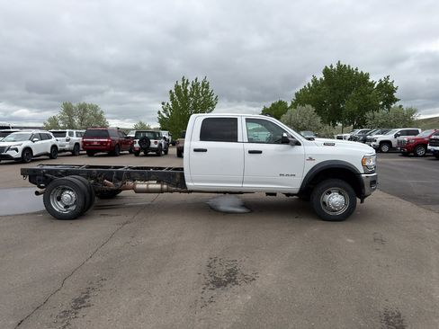 Used 2021 RAM 5500 Tradesman w/ Chrome Appearance Group AWD/4WD image 5
