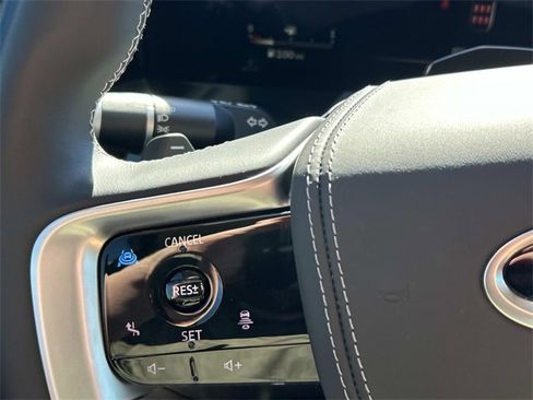 Certified 2025 INFINITI QX80 Sensory image 32