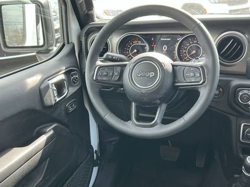 Used 2023 Jeep Wrangler Unlimited Sport AWD/4WD image 21