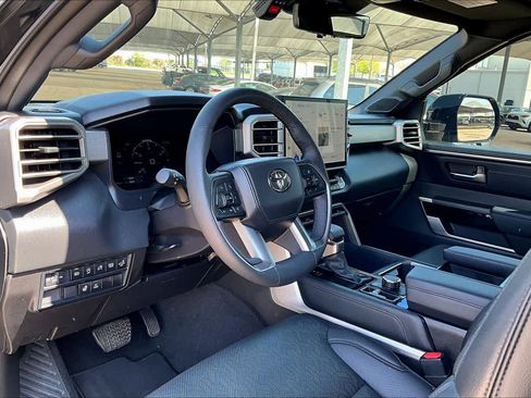 Used 2025 Toyota Tundra Limited image 17