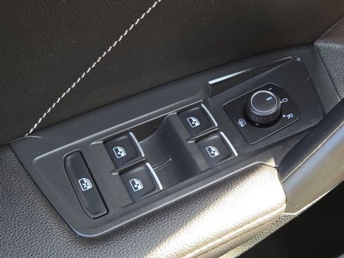 Used 2022 Volkswagen Tiguan SE R-Line AWD/4WD image 25