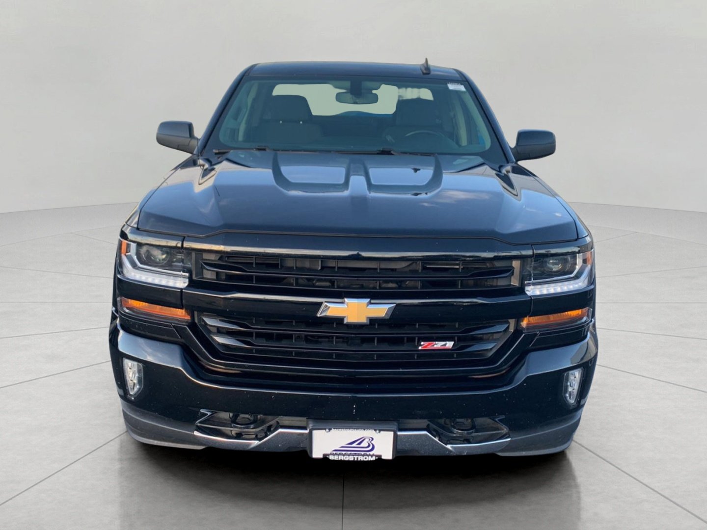 Used 2018 Chevrolet Silverado 1500 LT w/ All Star Edition AWD/4WD image 3