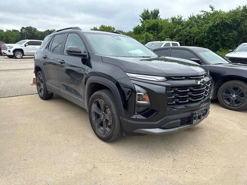Used 2025 Chevrolet Equinox LT w/ Midnight Edition FWD image 2